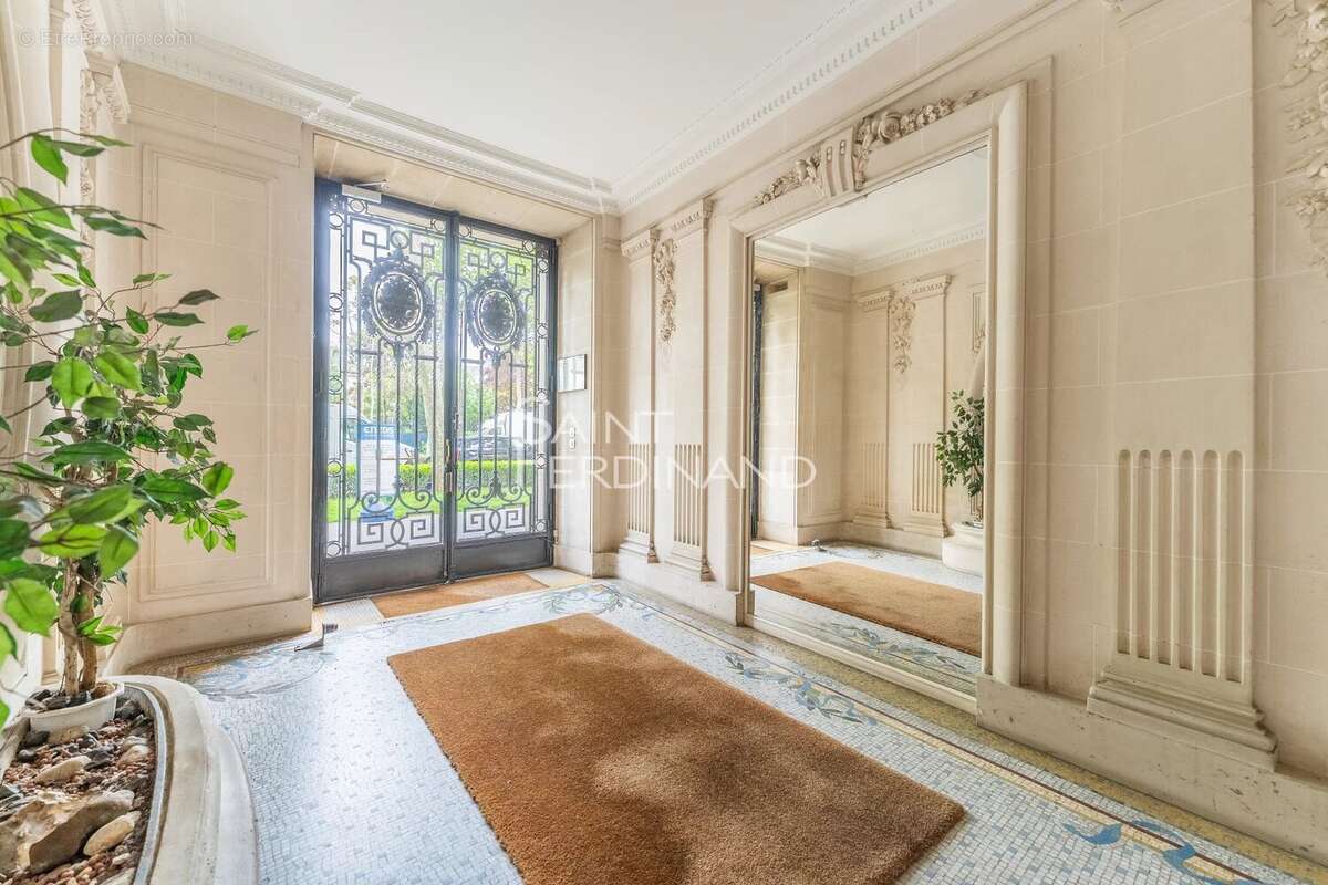 Appartement à NEUILLY-SUR-SEINE