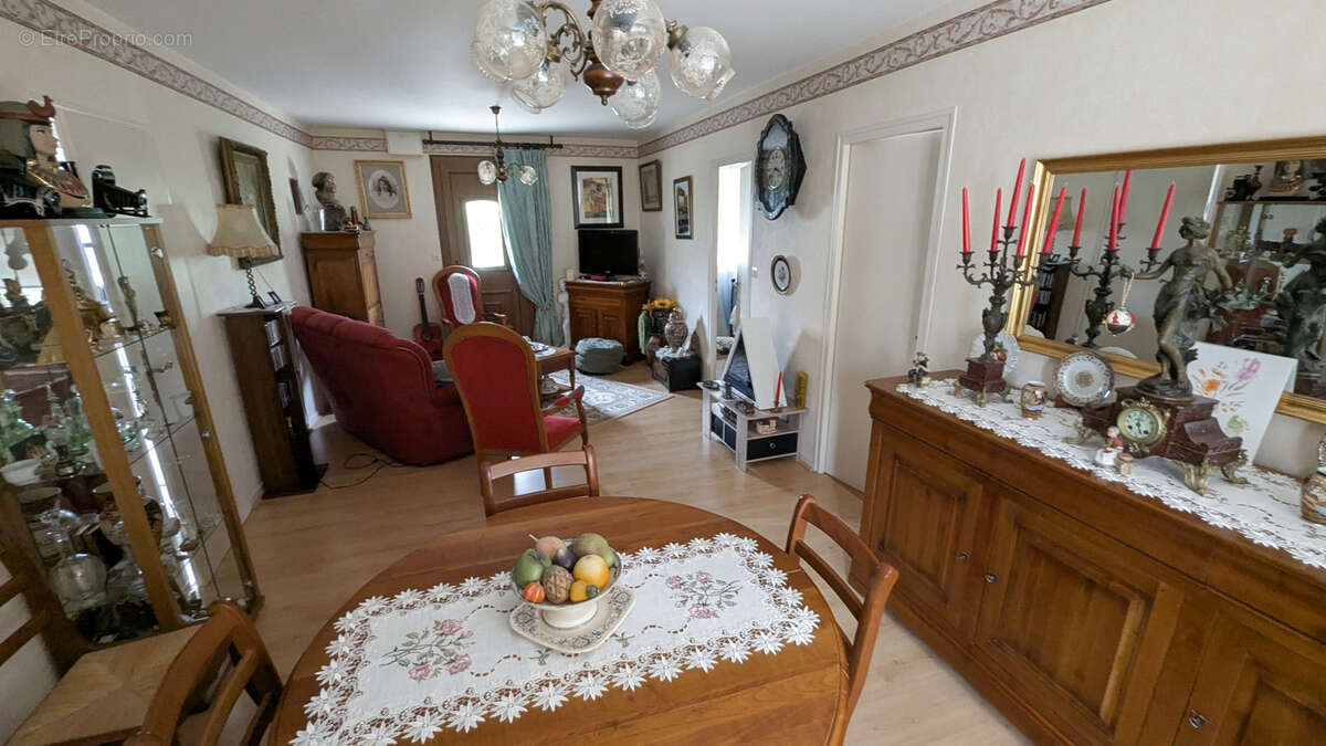 Maison à SANSAIS