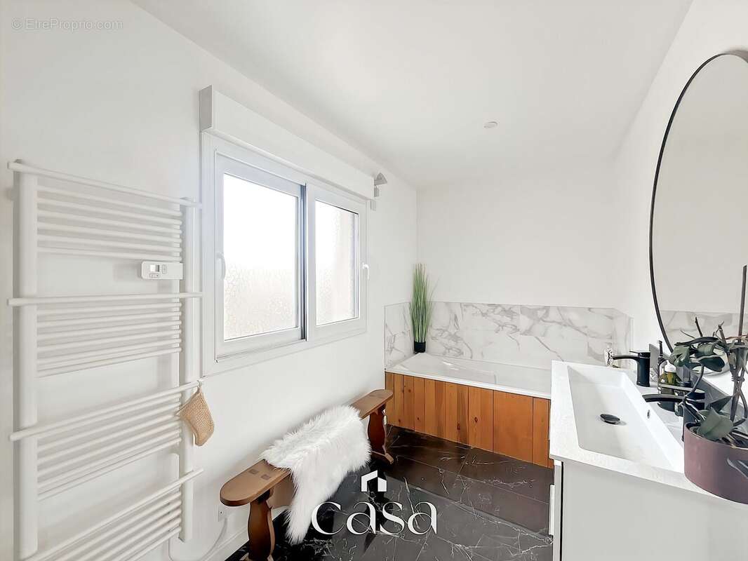 Maison 112 m² à Soliers  - photo 8