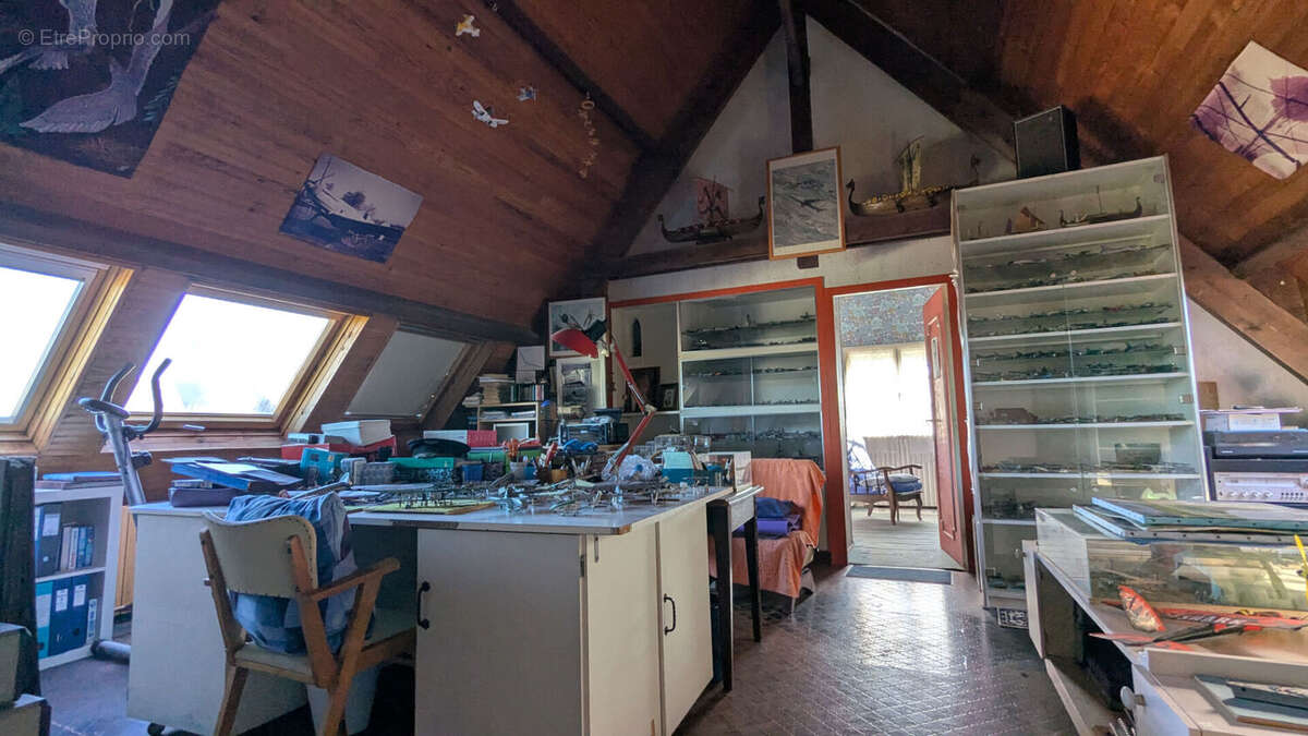 Grande maison de 8 pièces à deux pas du port et de la mer ! - photo 13