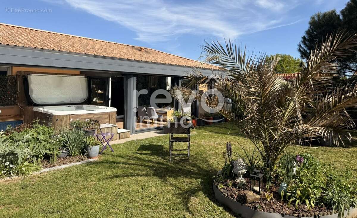 Maison à L'HERBERGEMENT