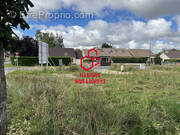 Terrain à MAGNY-LE-HONGRE