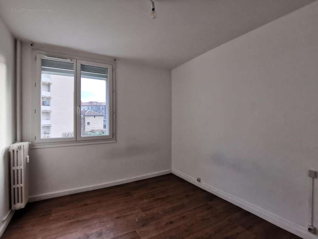   - Appartement à AUBENAS