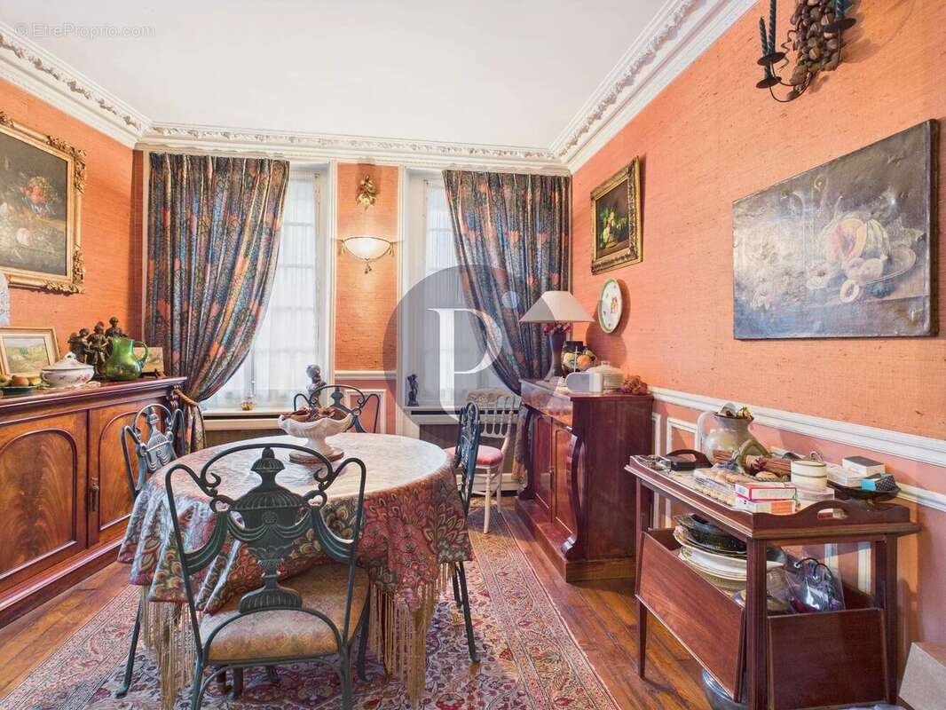 Maison à VERRIERES-LE-BUISSON