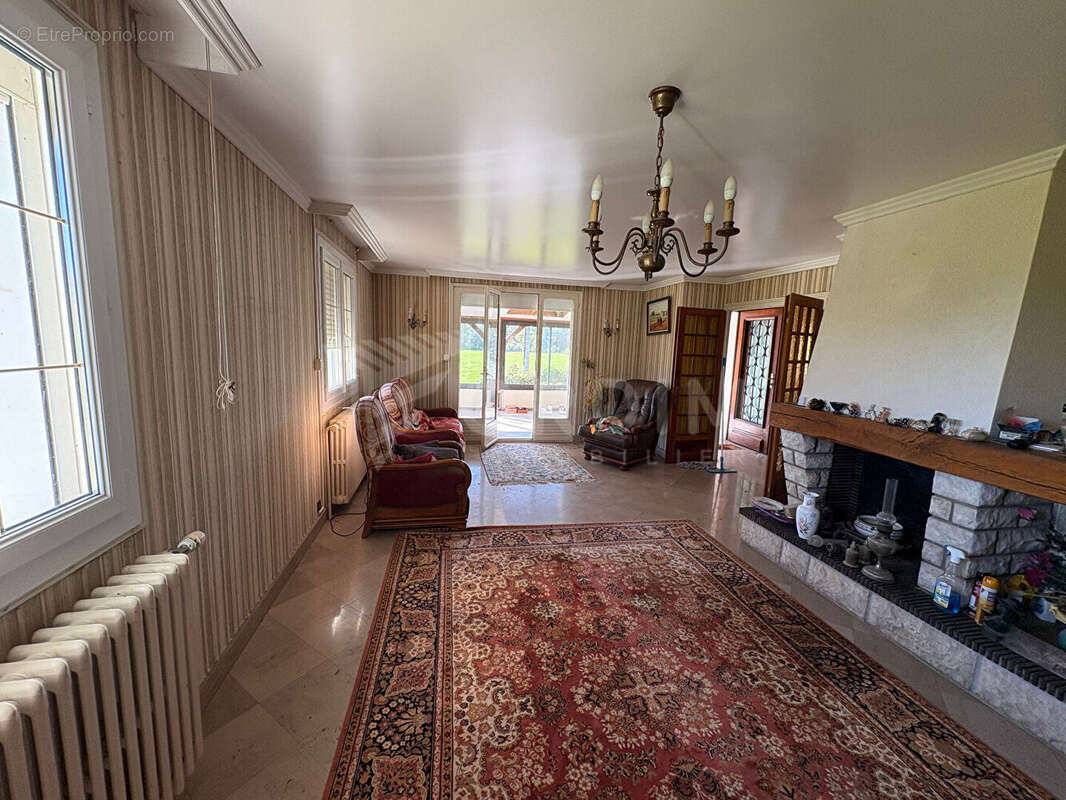 Maison à POILLY-SUR-SEREIN