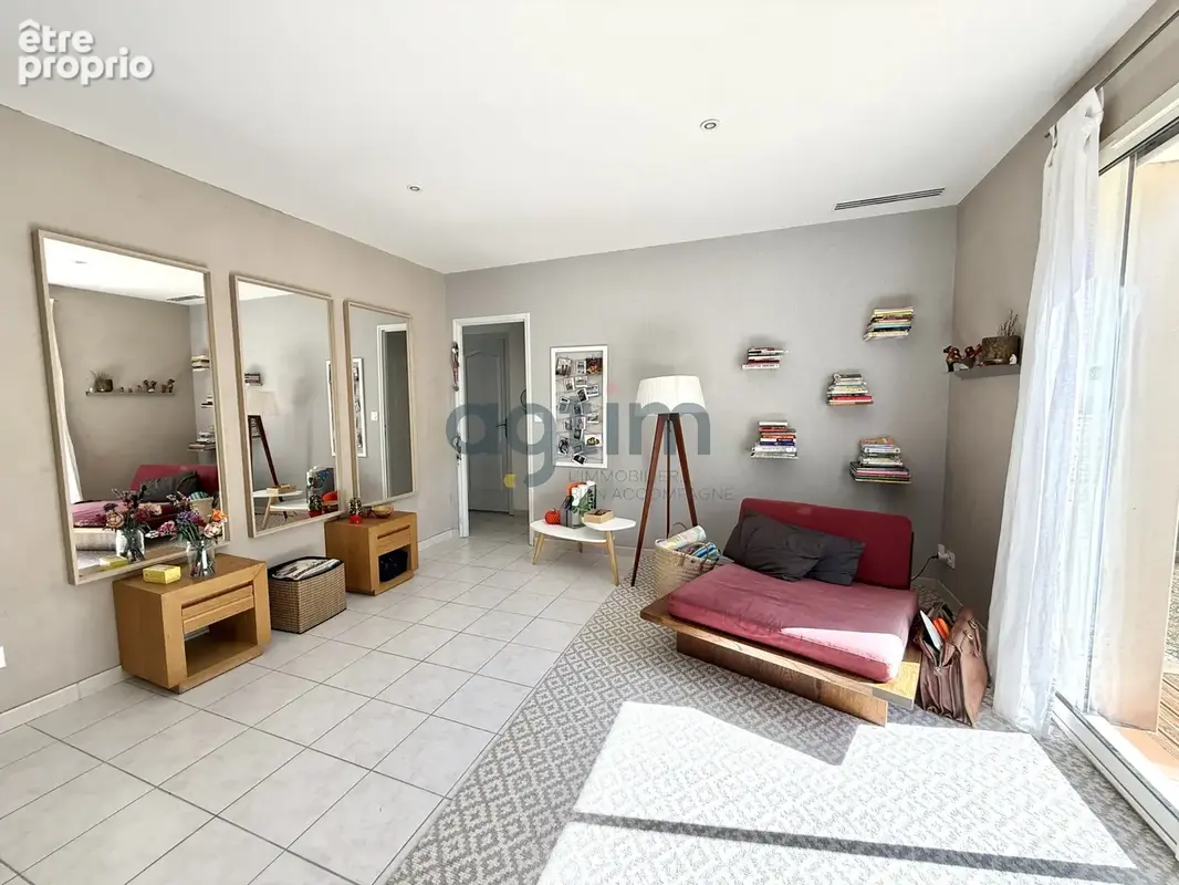 MONTAIGU-VENDEE, La Guyonnière, centre, plain pied 184m2 hab, 4 ch, salle jeux, dépendances, 800m2 terrain - photo 5