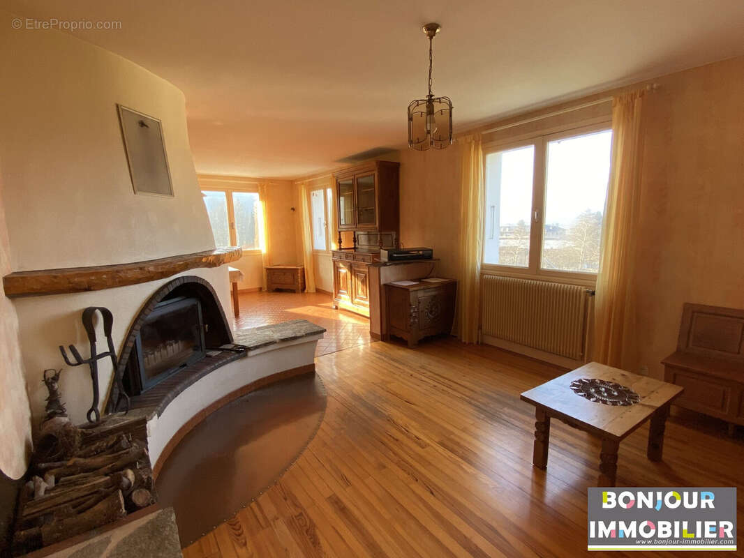 Maison à SAINT-LAURENT-DU-PONT