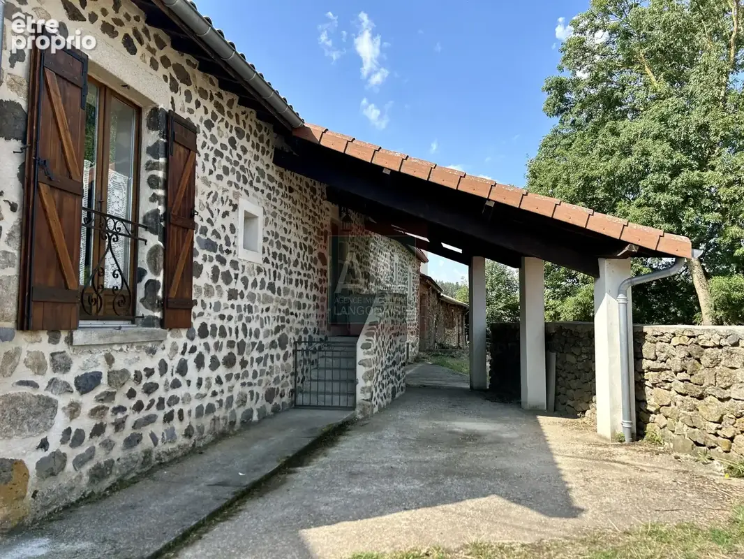 Maison en pierres de 250 m2 entièrement rénovée - photo 2
