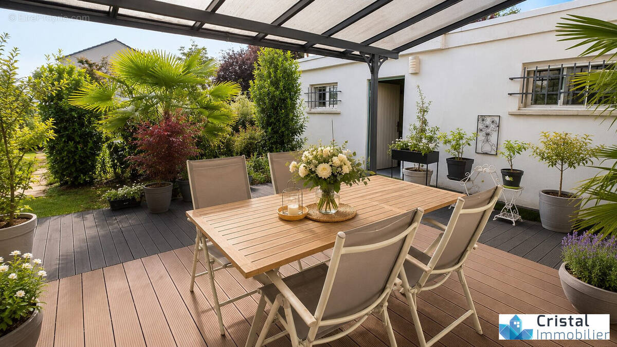 terrasse sous pergola - Maison à MONDELANGE