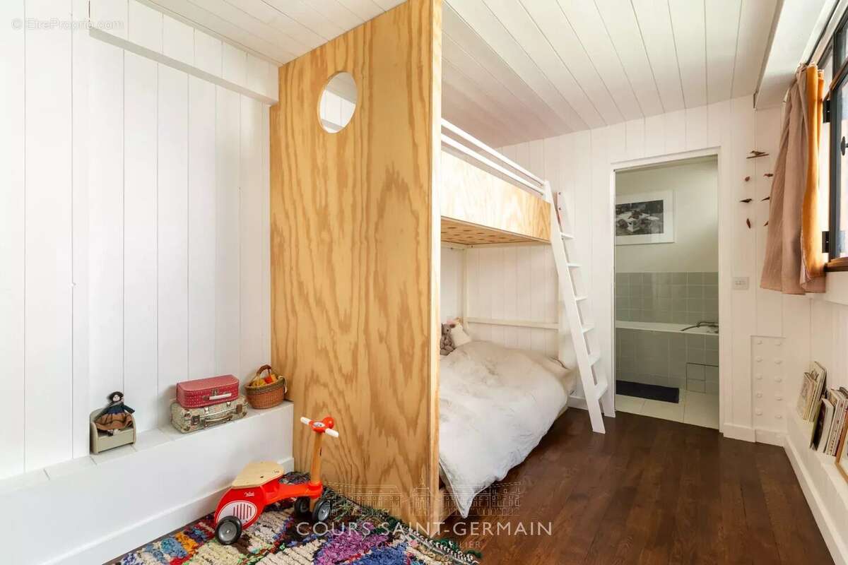 Appartement à PARIS-11E