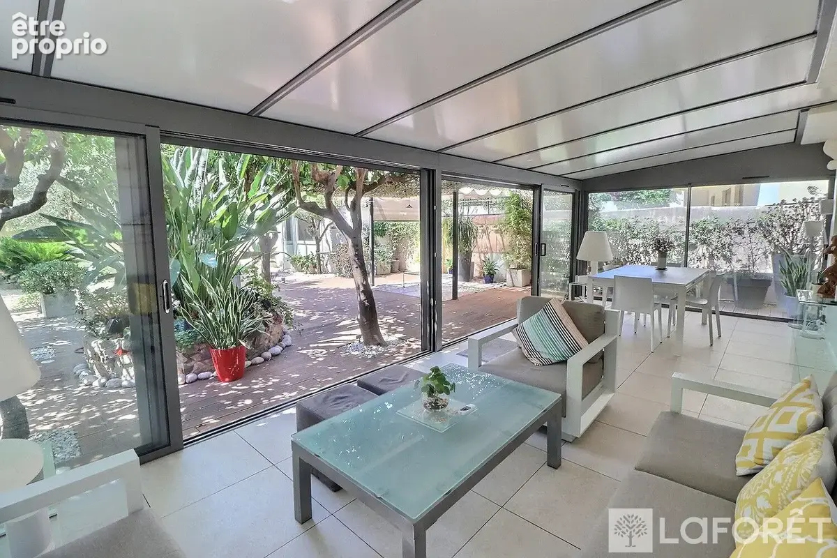 Hyères coeur de ville- Maison de caractère divisée en deux appartements ou à réunir - photo 3