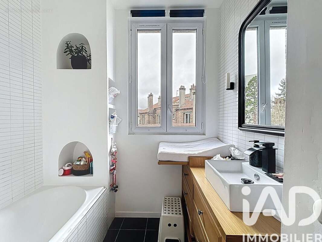 Photo 9 - Appartement à LA GARENNE-COLOMBES