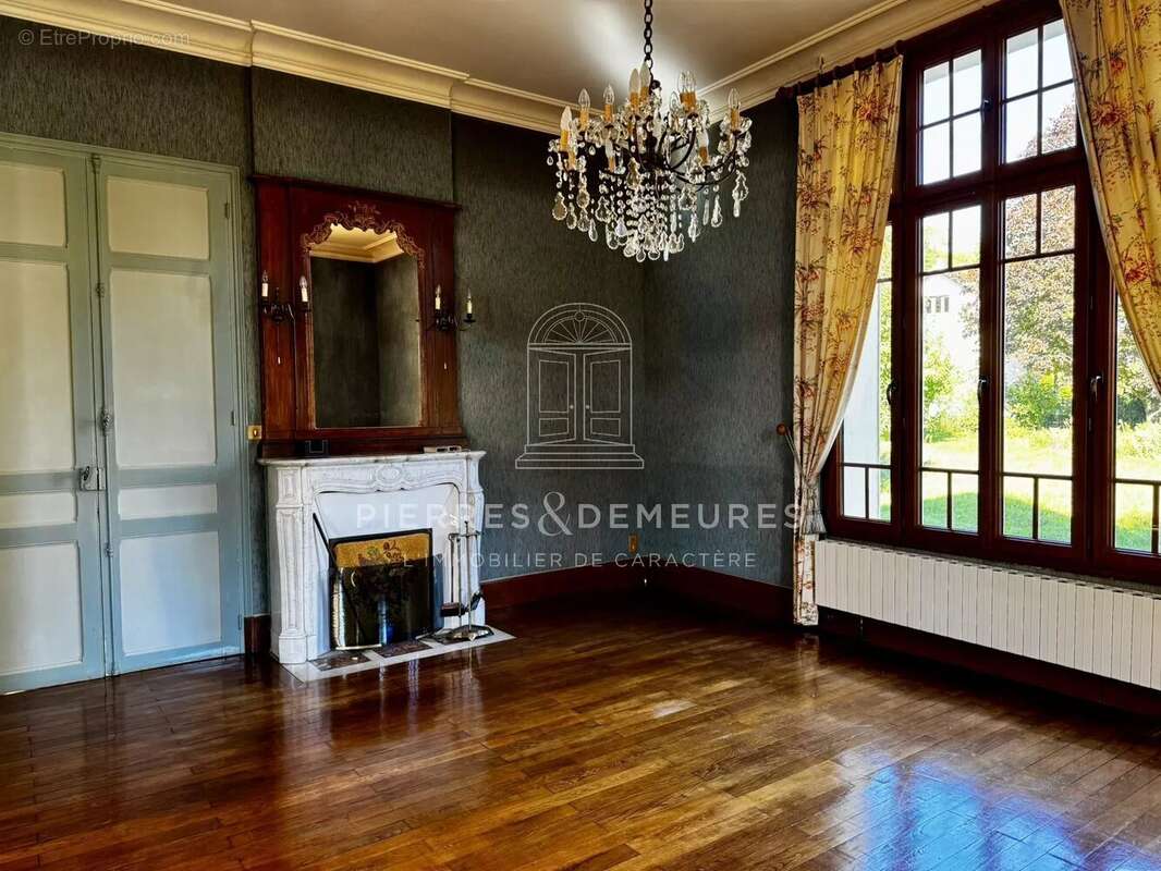 Maison à BRINON-SUR-SAULDRE