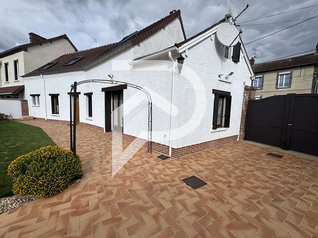 Maison à EZY-SUR-EURE