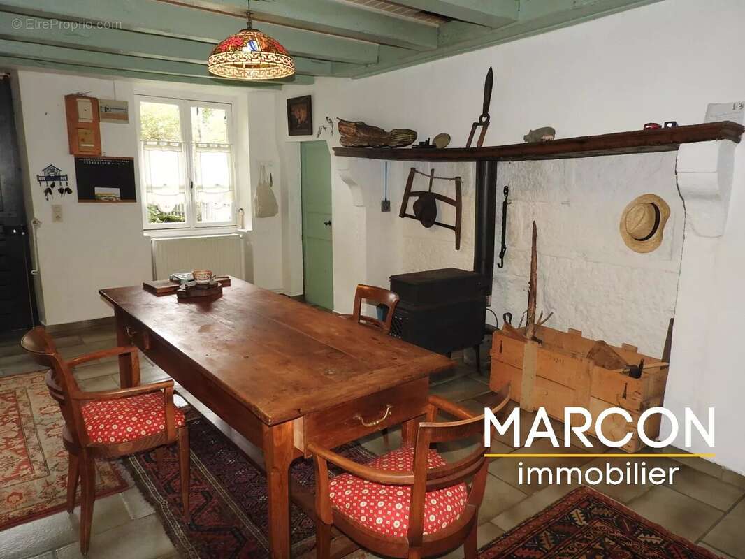 Maison à SAINT-PIERRE-BELLEVUE