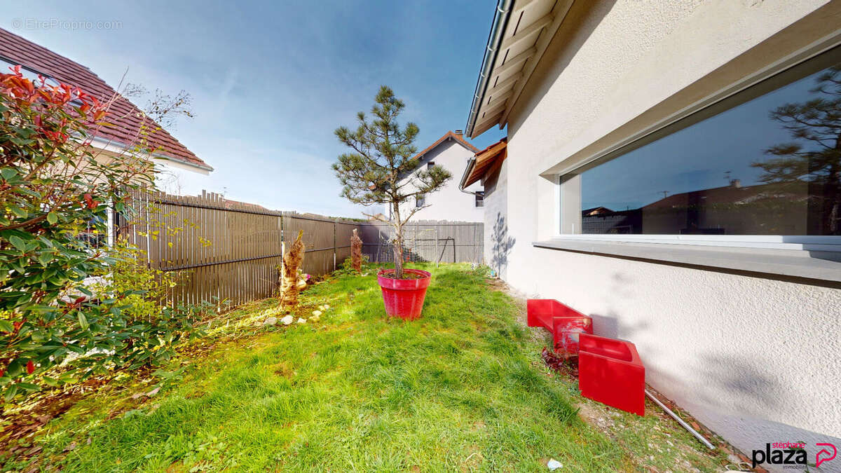 Maison à SCIENTRIER