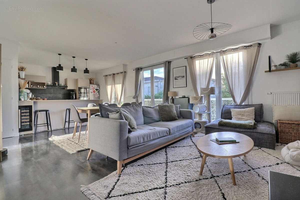 Appartement à BORDEAUX