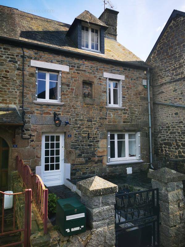 Maison à MONTSECRET