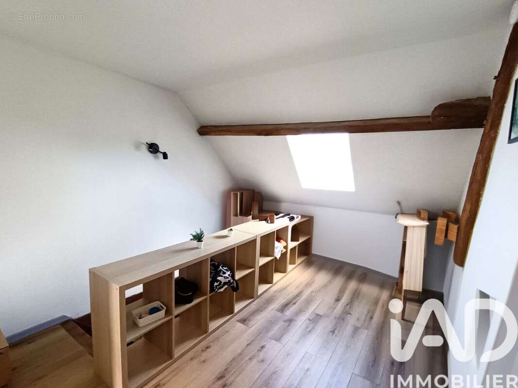 Maison 86 m² à Binas  - photo 4