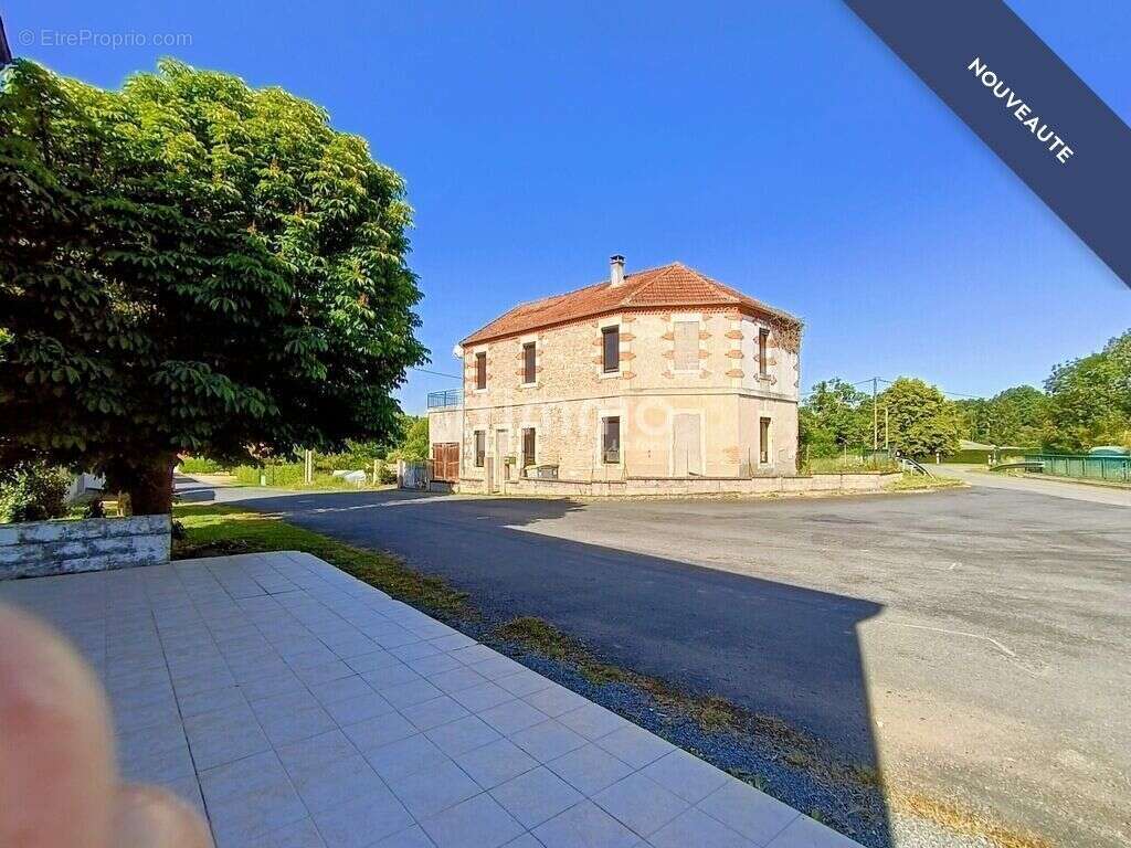 Maison à TEILLET-ARGENTY