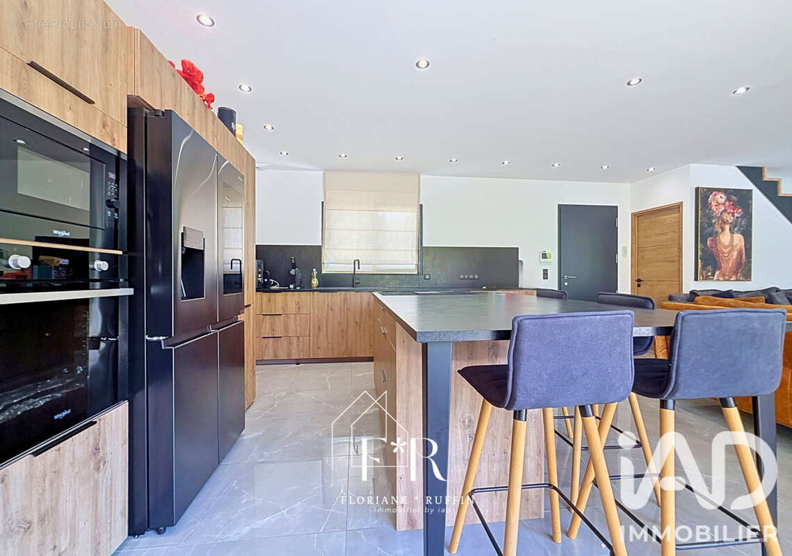 Maison 136 m² à Saint-Didier  - photo 7