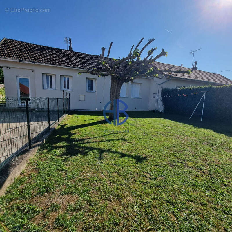 Maison à LA TOUR-DU-PIN