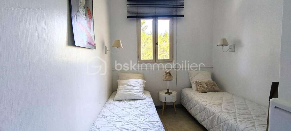 Maison avec un jardin sur le golf de Pont-Royal - photo 8