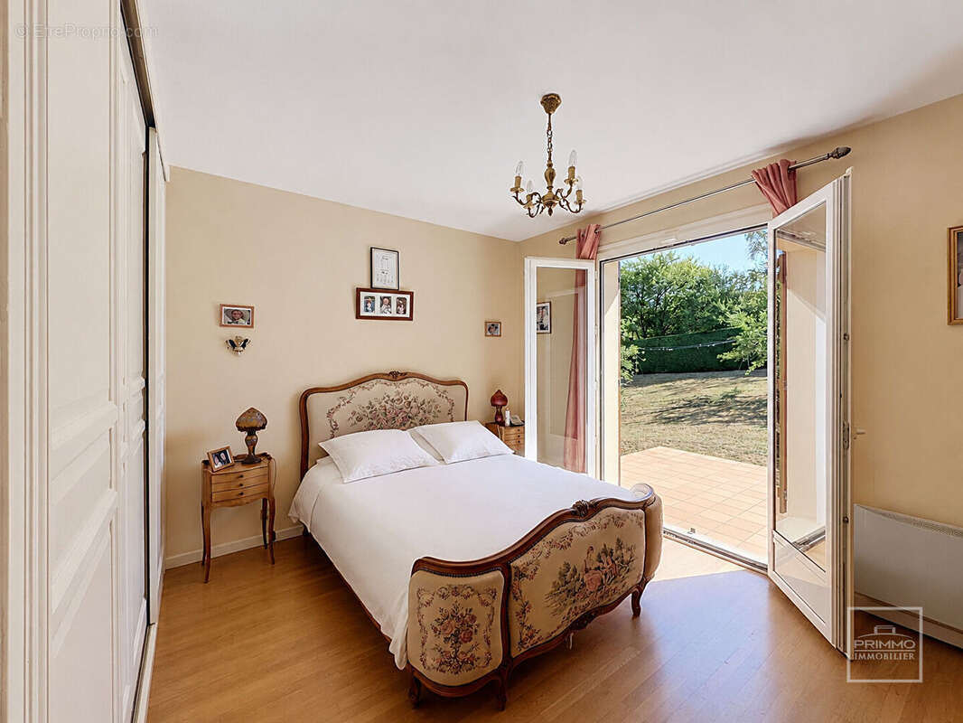 Lissieu, maison de 146 m² sur parcelle de 3525 m2 avec piscine - photo 7