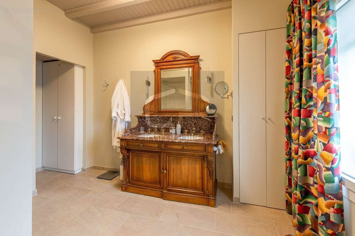 Appartement à VEYRIER-DU-LAC