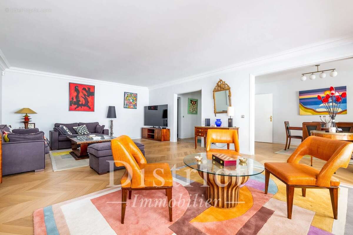 Appartement à PARIS-7E