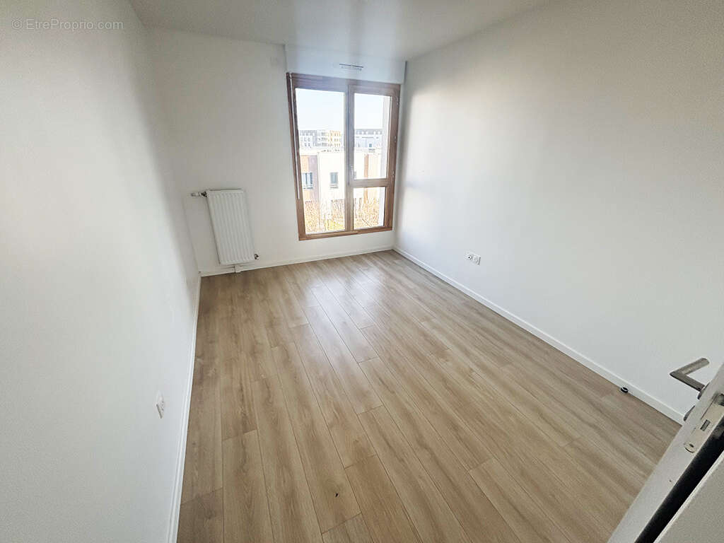 Appartement 82 m² à Saint-Cyr-L'ecole  - photo 6