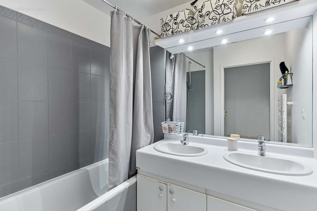 Appartement à ASNIERES-SUR-SEINE