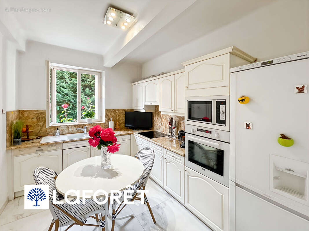 Maison à SAINTE-GENEVIEVE-DES-BOIS