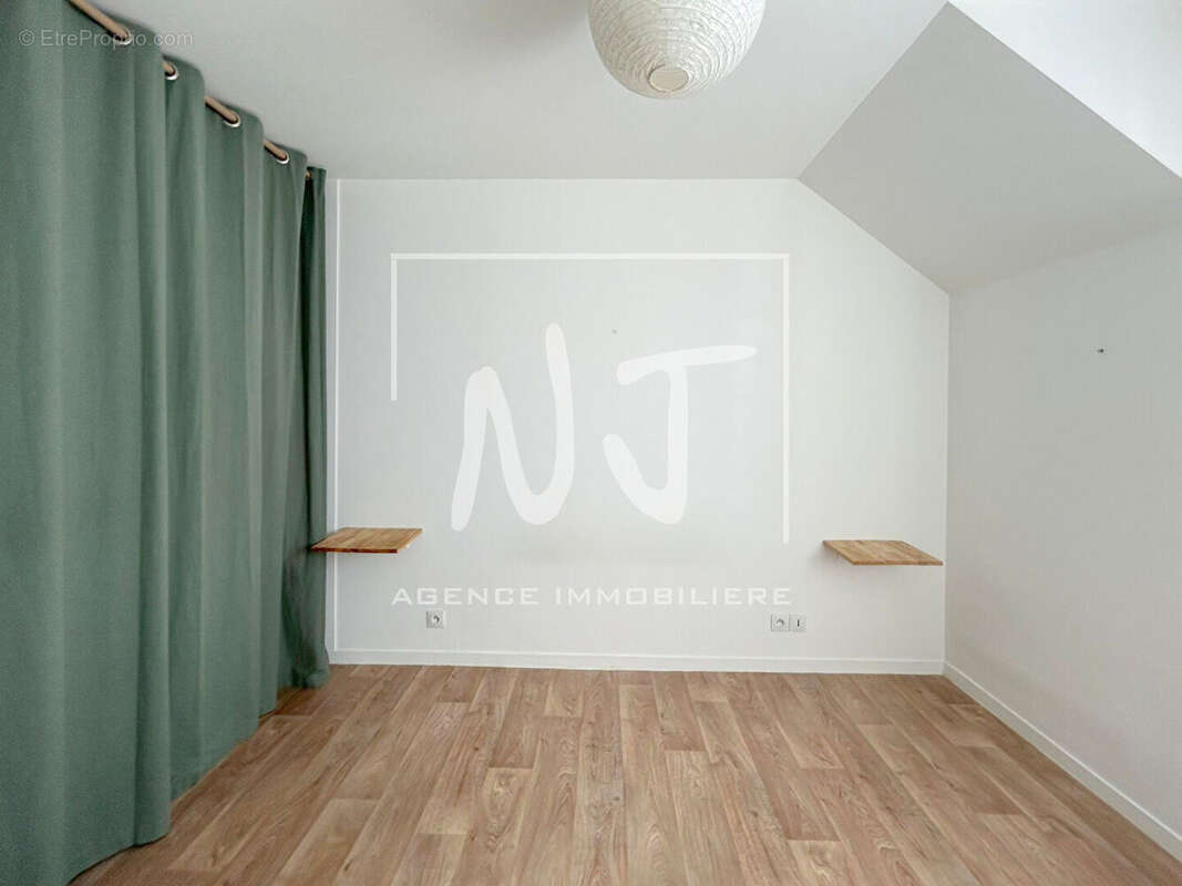 Appartement à LES PONTS-DE-CE