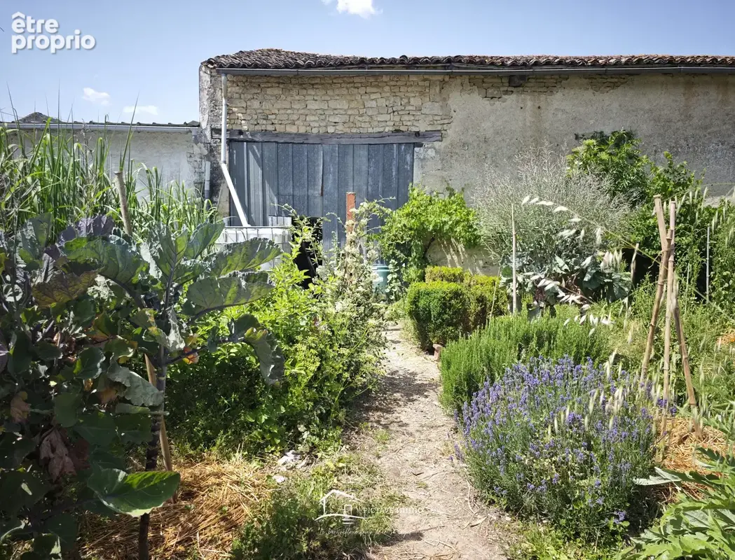 Maison a renover - photo 10