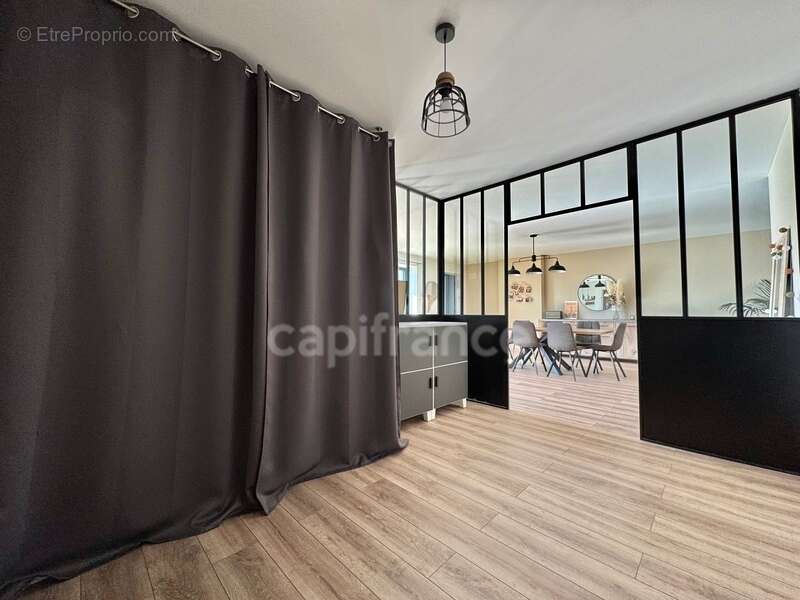 Appartement à LE COTEAU
