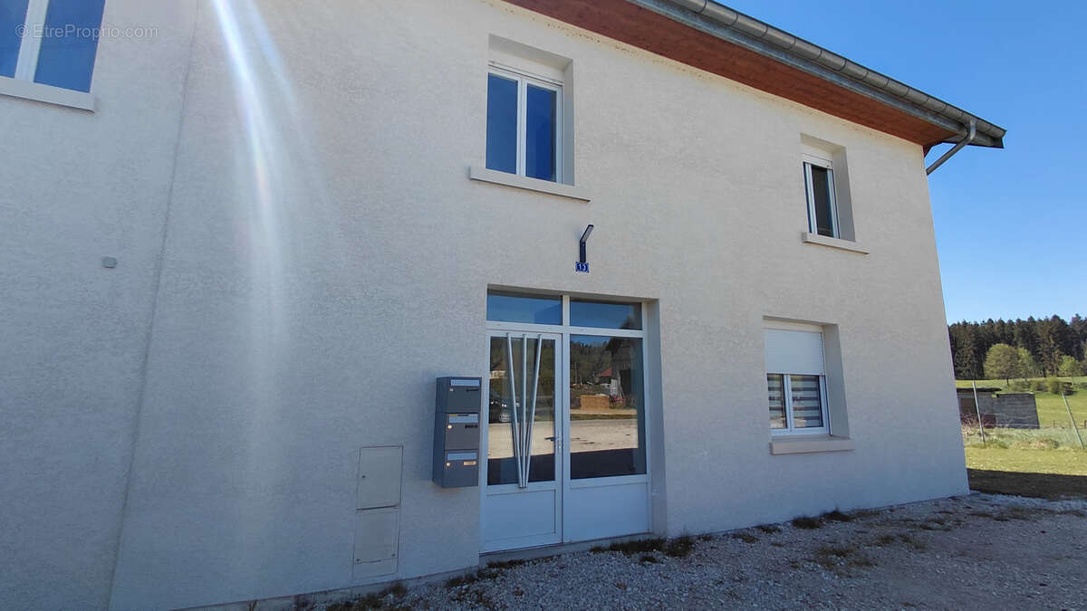 Appartement à ORCHAMPS-VENNES