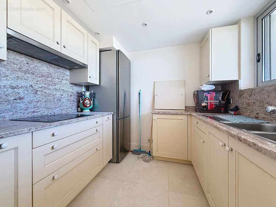 Appartement à VILLENEUVE-LOUBET