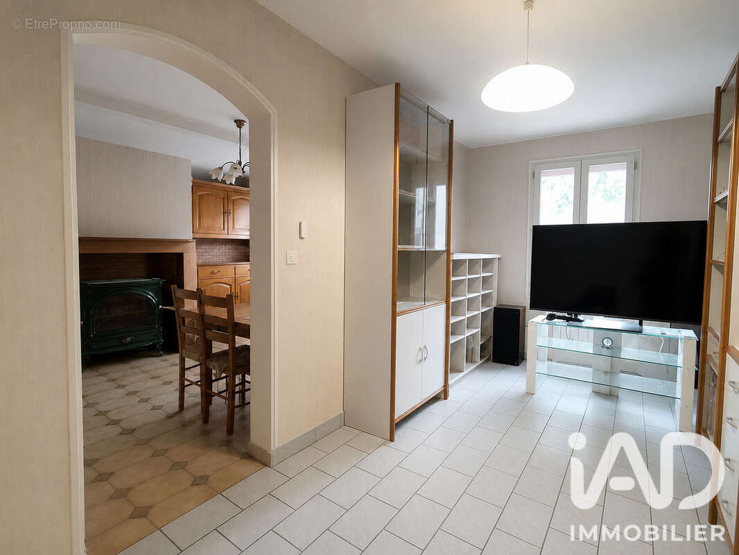 Maison 73 m² à Breteuil  - photo 4