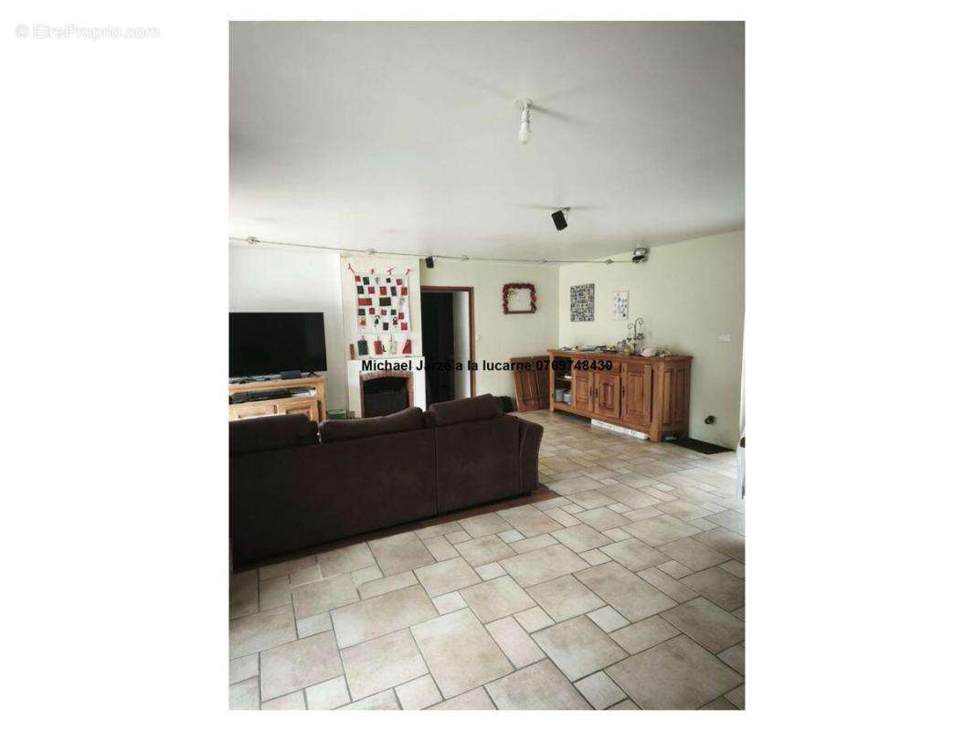 Maison à COURLAY