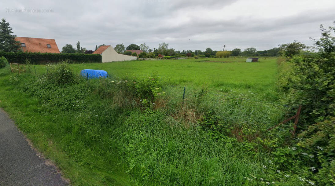 Terrain à TRESNAY