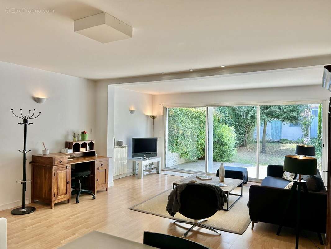 Maison 108 m² à Royan  - photo 2