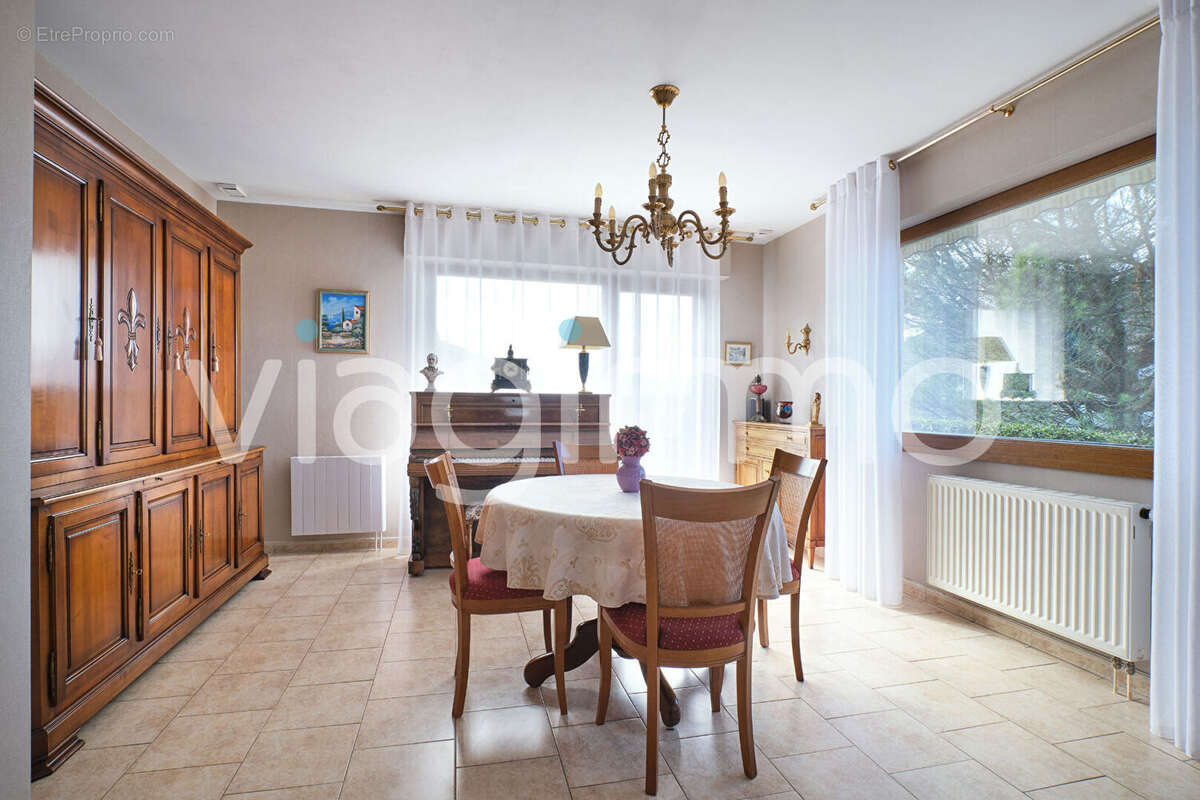 Maison à CRANVES-SALES