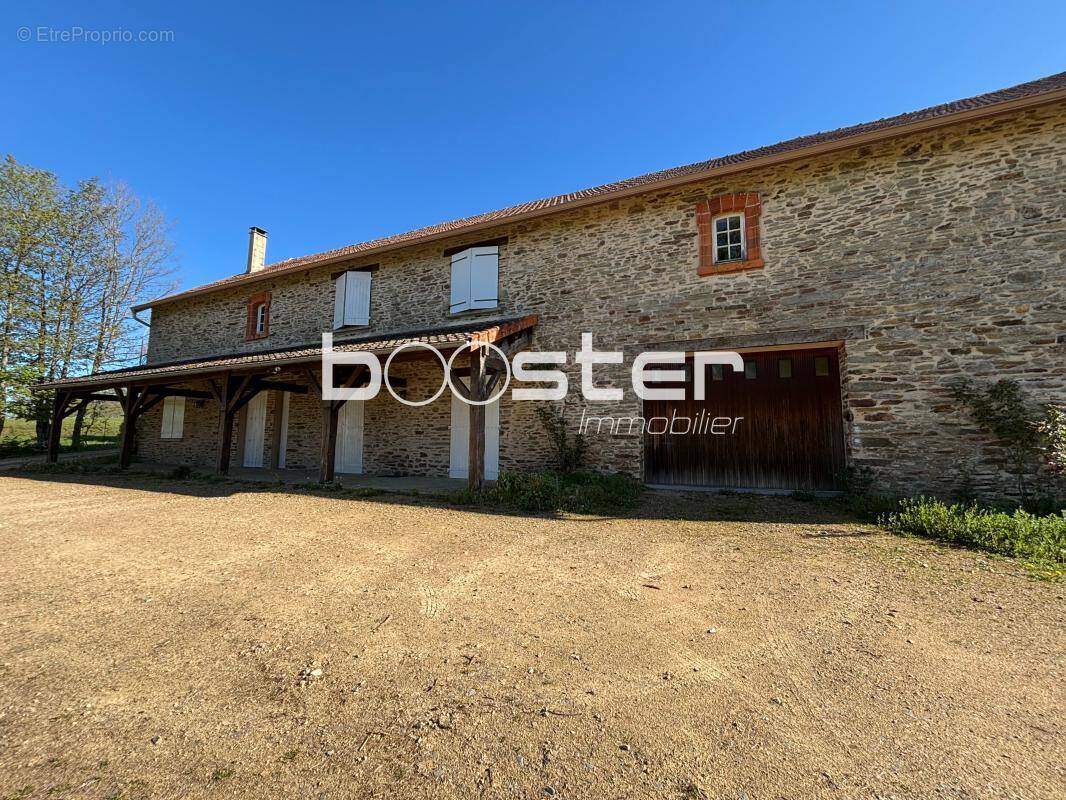 Maison à SAINT-YRIEIX-LA-PERCHE