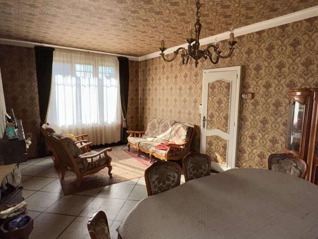 Maison à SAINT-AMAND-MONTROND