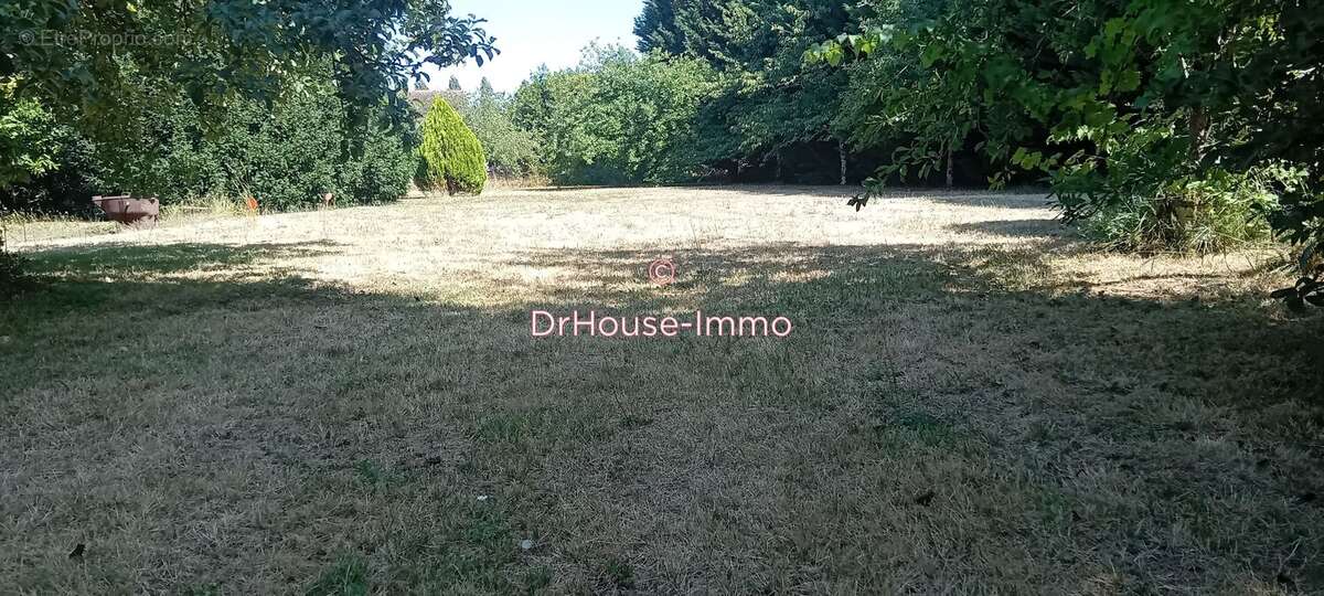 Terrain à MAZIERES-DE-TOURAINE