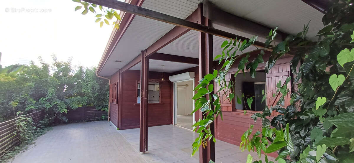 Maison à CAPESTERRE-BELLE-EAU