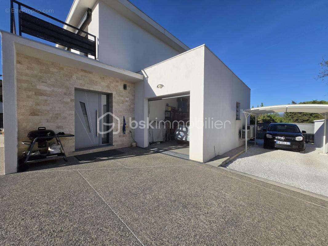 Maison à PUGET-SUR-ARGENS