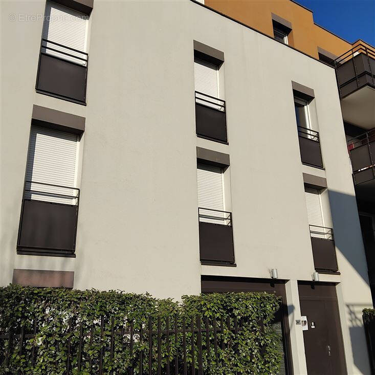 Appartement à MEYZIEU