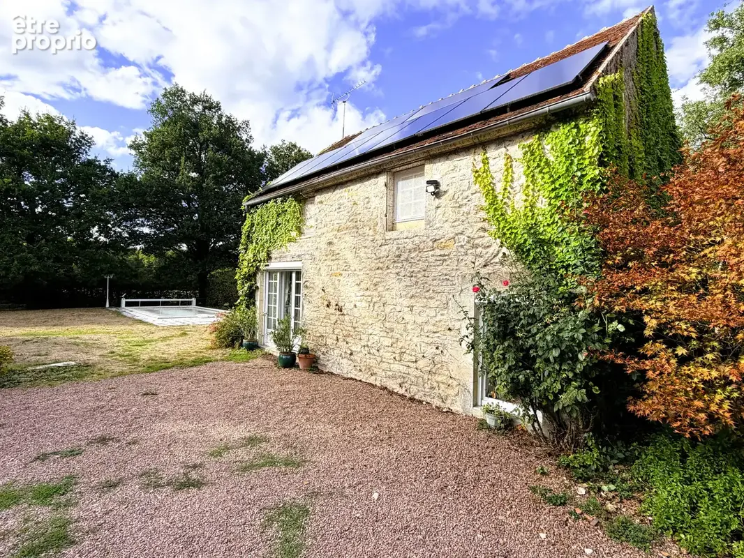 Maison à gros potentiel dans un environnement très calme à seulement 5min des écoles, commerces etc - photo 12